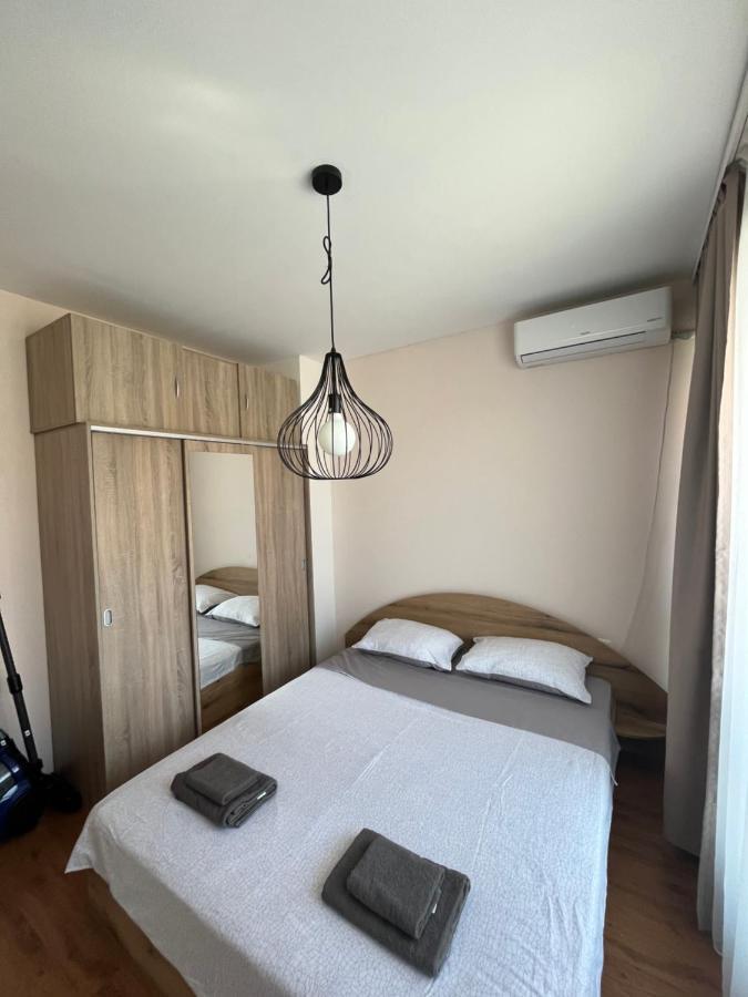 Apartment Happy Holiday 2 Бургас Екстериор снимка