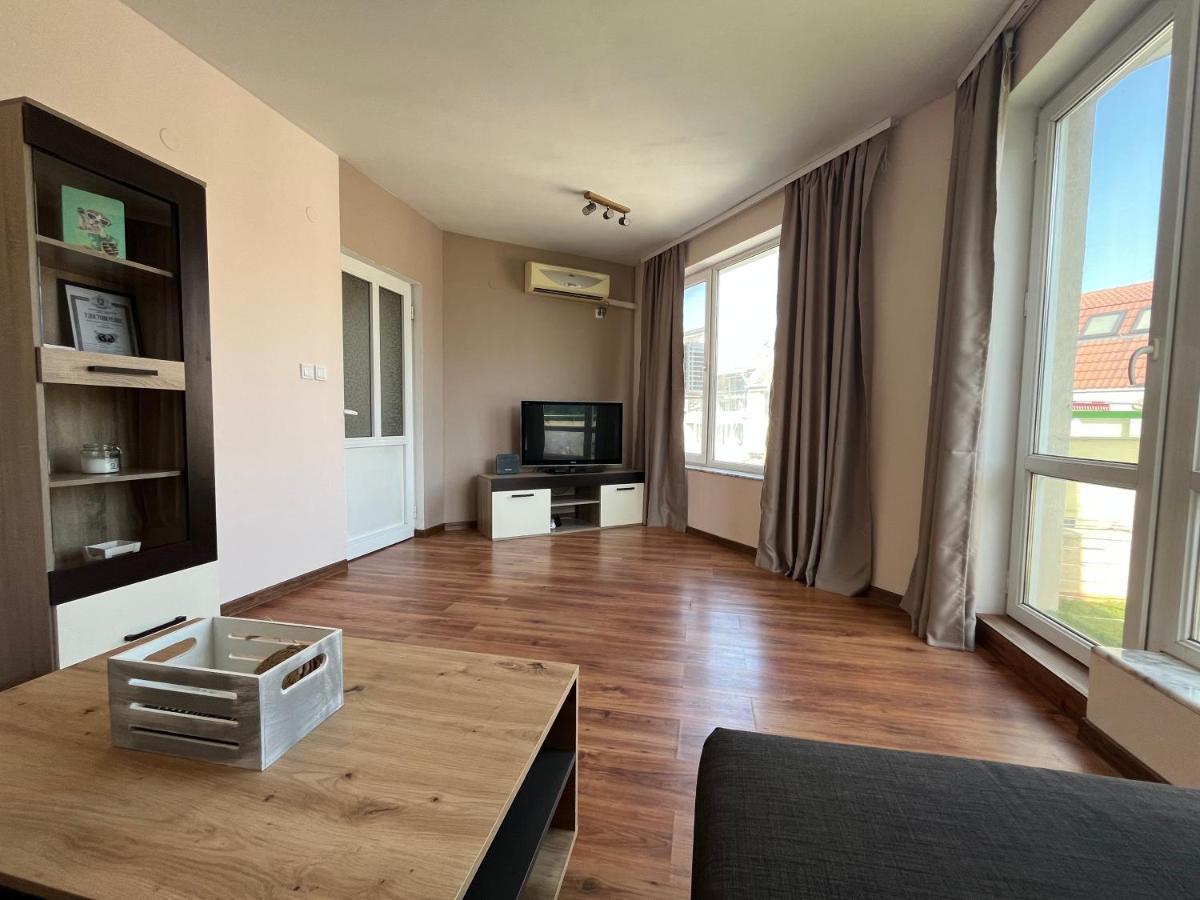 Apartment Happy Holiday 2 Бургас Екстериор снимка